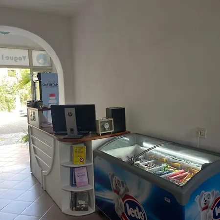 Ξενοδοχείο με διαμερίσματα Vogue Golem (Tirana)