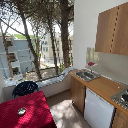 Vogue Aparthotel Golem (Tirana)