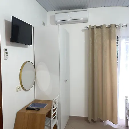 Vogue Aparthotel Golem (Tirana)