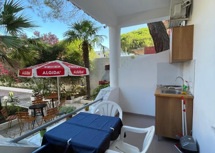 Vogue 3* Golem (Tirana)