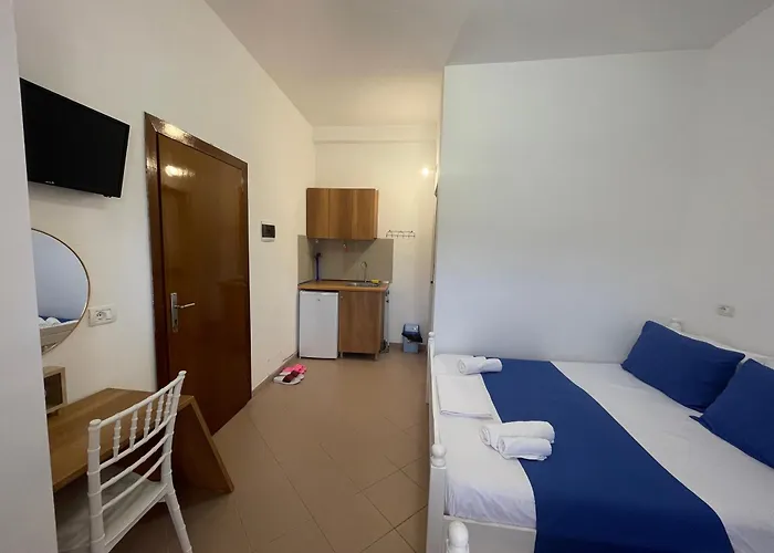 Vogue Aparthotel 3*
